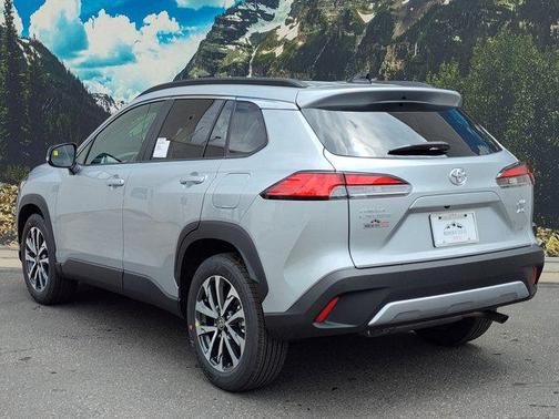 2025 Toyota Corolla Cross XLE