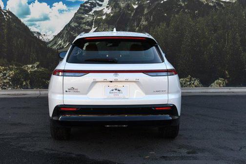 2025 Toyota Crown Signia Limited