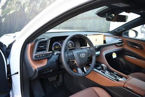 2025 Toyota Crown Signia Limited