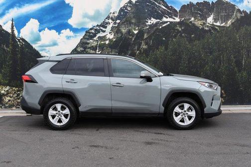 2021 Toyota RAV4 Hybrid XLE