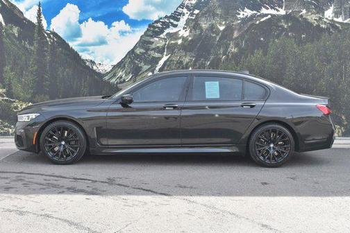 Black Sapphire Metallic 2020 BMW 750 i xDrive