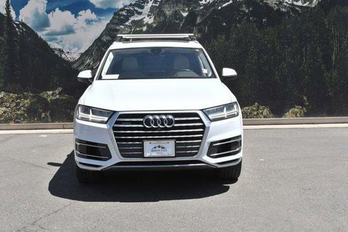 White 2019 Audi Q7 55 Premium Plus