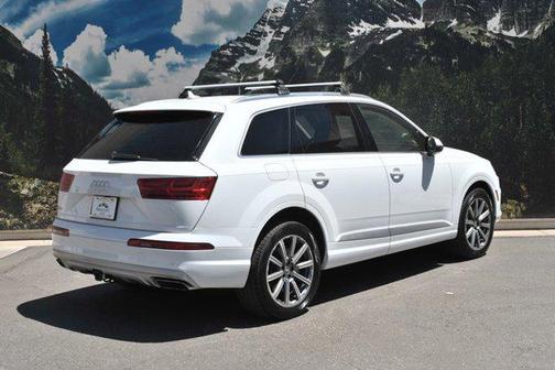 White 2019 Audi Q7 55 Premium Plus