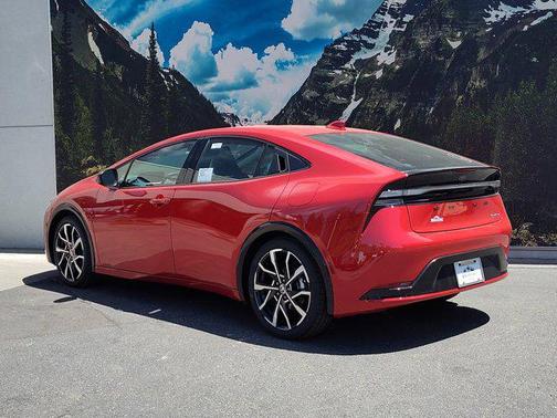 2025 Toyota Prius L