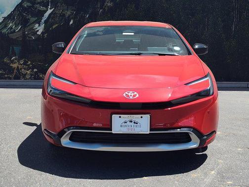 2025 Toyota Prius L