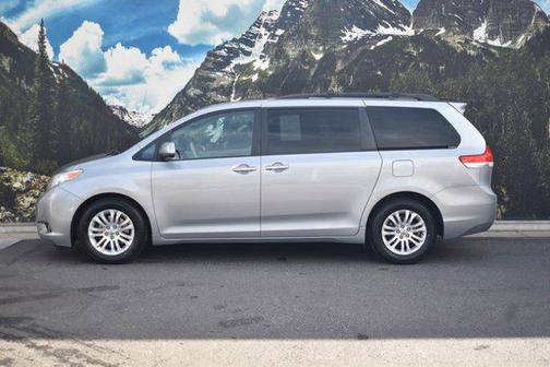 2013 Toyota Sienna XLE