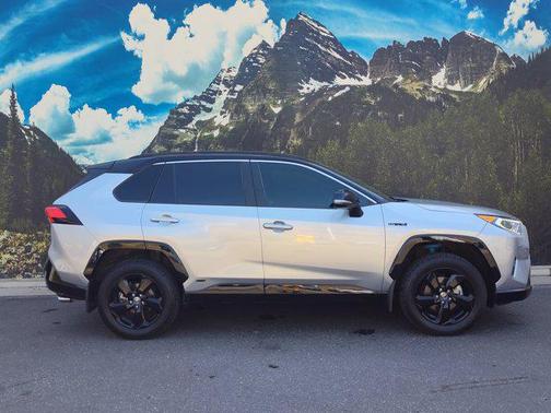 2021 Toyota RAV4 Hybrid SE