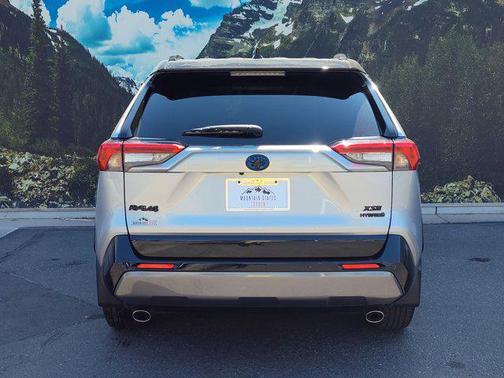 2021 Toyota RAV4 Hybrid SE