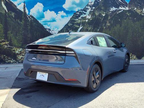 2025 Toyota Prius L