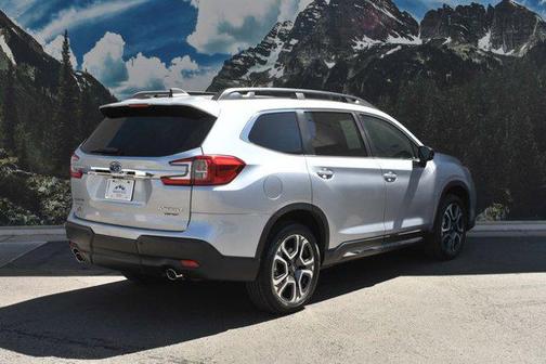 Ice Silver Metallic 2025 Subaru Ascent Limited 7-Passenger