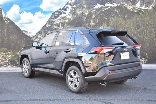 2025 Toyota RAV4 Hybrid LE