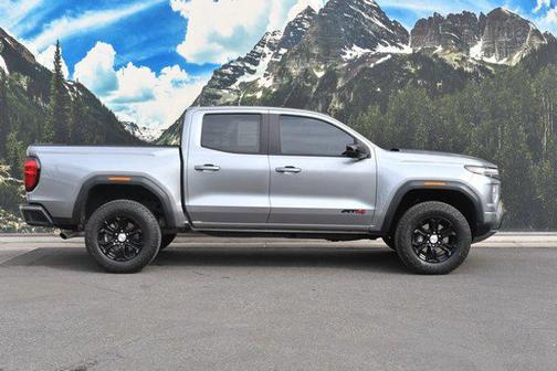 2024 GMC Canyon AT4