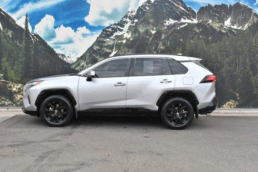 2023 Toyota RAV4 Hybrid SE