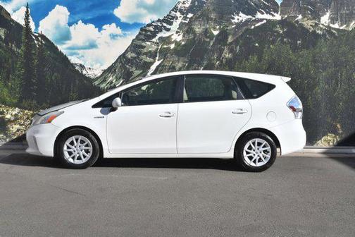2013 Toyota Prius v Three