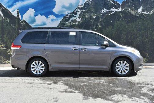 Predawn Gray Mica 2014 Toyota Sienna Limited