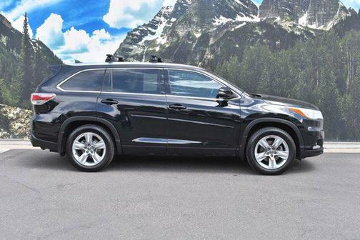 Midnight Black Metallic 2016 Toyota Highlander Limited