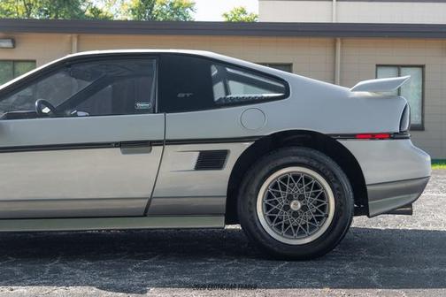 1986 Pontiac Fiero 