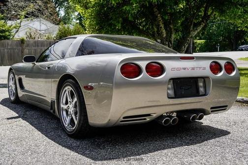 Light Pewter Metallic 2000 Chevrolet Corvette Base
