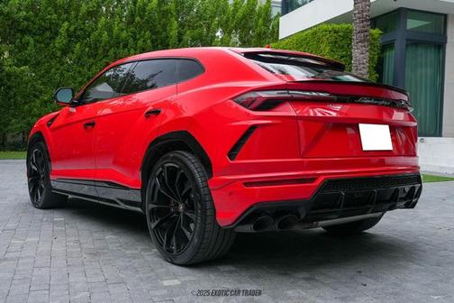 2019 Lamborghini Urus Base