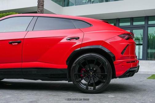 2019 Lamborghini Urus Base