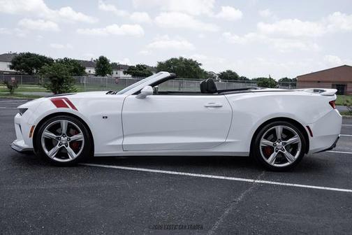 Summit White 2017 Chevrolet Camaro 2SS