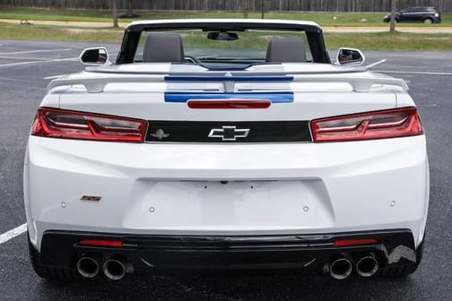 Summit White 2017 Chevrolet Camaro 2SS