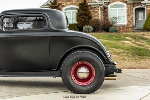 1932 Ford Model B 3-Window Coupe