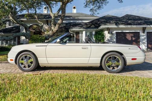 2002 Ford Thunderbird Base