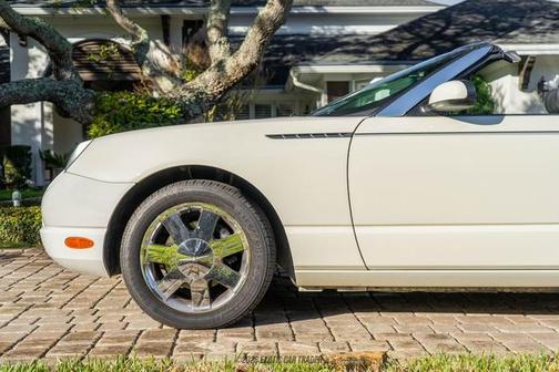2002 Ford Thunderbird Base