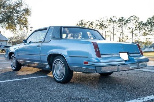 1984 Oldsmobile Cutlass Supreme 