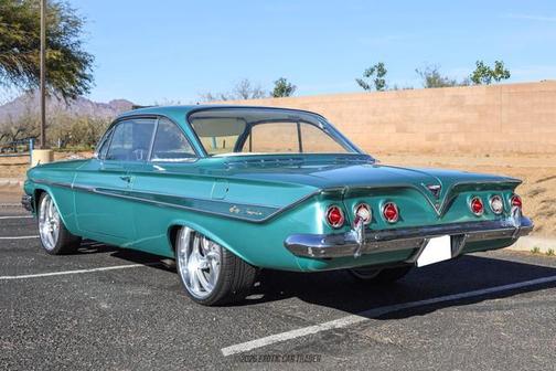 1961 Chevrolet Impala Base