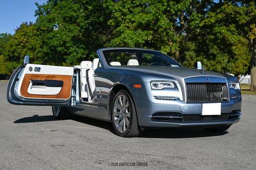 2017 Rolls-Royce Dawn Base