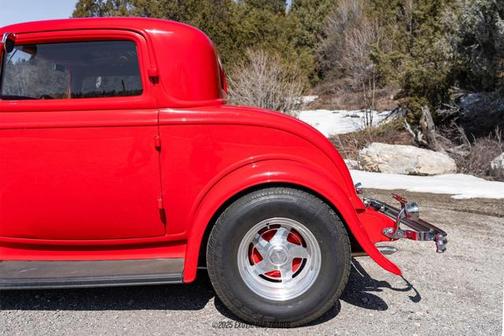1932 Ford Model B 3-Window Coupe Hot Rod