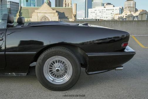 1988 Avanti Motors Avanti II Base