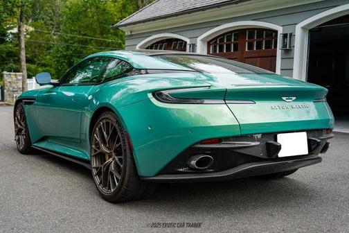 2025 Aston Martin DB12 