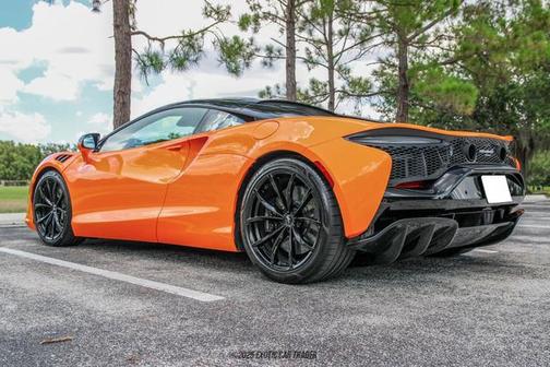 2023 McLaren Artura