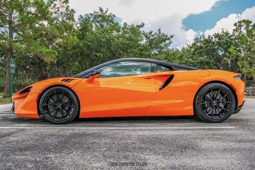 2023 McLaren Artura