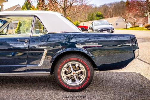1965 Ford Mustang Base