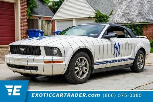 2005 Ford Mustang Deluxe