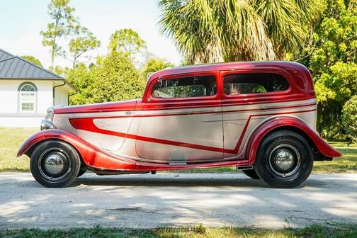 1934 Ford Deluxe Base