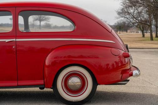 1946 Ford Deluxe Base