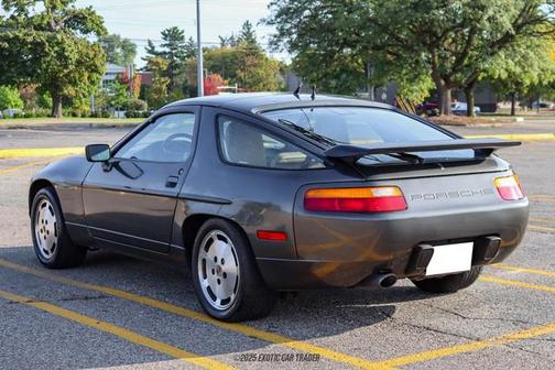 1989 Porsche 928 