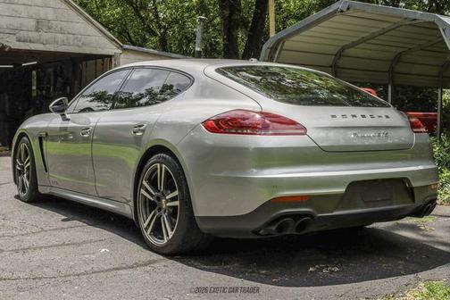 GT Silver Metallic 2016 Porsche Panamera GTS