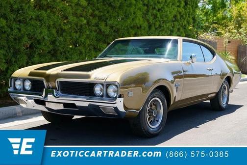 1969 Oldsmobile Cutlass Supreme 2-Door Holiday Coupe