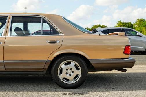 1985 Mercedes-Benz S-Class 380 SE