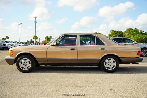 1985 Mercedes-Benz S-Class 380 SE
