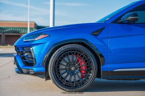 2019 Lamborghini Urus 