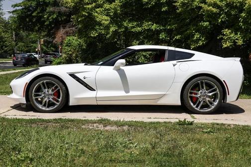 Arctic White 2019 Chevrolet Corvette Stingray
