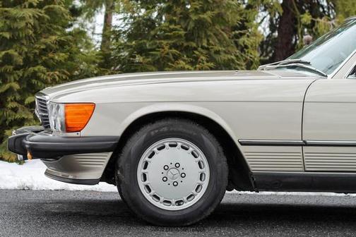 1987 Mercedes-Benz S-Class 560 SL