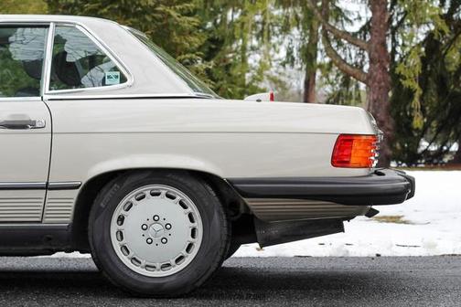 1987 Mercedes-Benz S-Class 560 SL